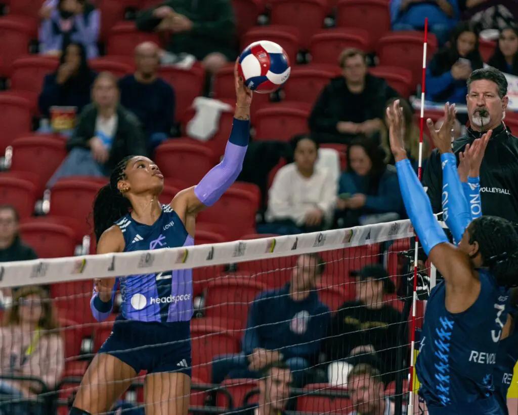 Texas and Pitt Dominate ACC-SEC Showdown