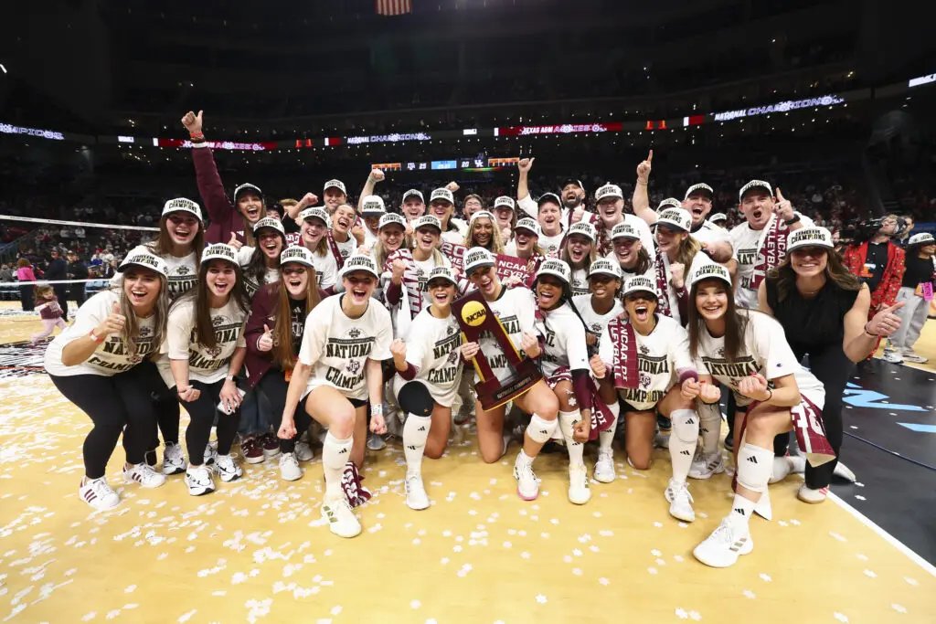 Wisconsin-Oshkosh Takes DIII Title in Style